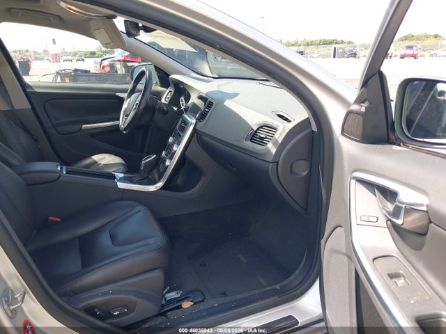 2015 Volvo S60 T5 Premier მანქანა იყიდება აუქციონზე, vin: YV140MFK1F1369500, აუქციონის ნომერი: 46036943