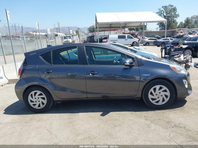 JTDKDTB38F1584480 Toyota Prius C Two
