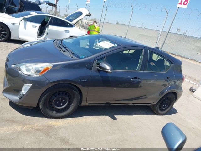 JTDKDTB38F1584480 Toyota Prius C Two