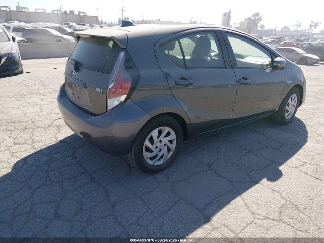 JTDKDTB38F1584480 Toyota Prius C Two