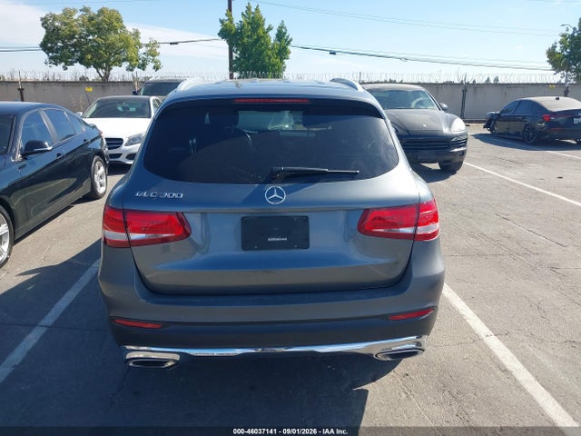 WDC0G4JB6HV010933 Mercedes-Benz GLC 300
