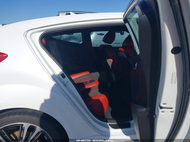 46037220 :رقم المزاد ، KMHTC6AE3GU265916 vin ، 2016 Hyundai Veloster Turbo R-spec مزاد بيع
