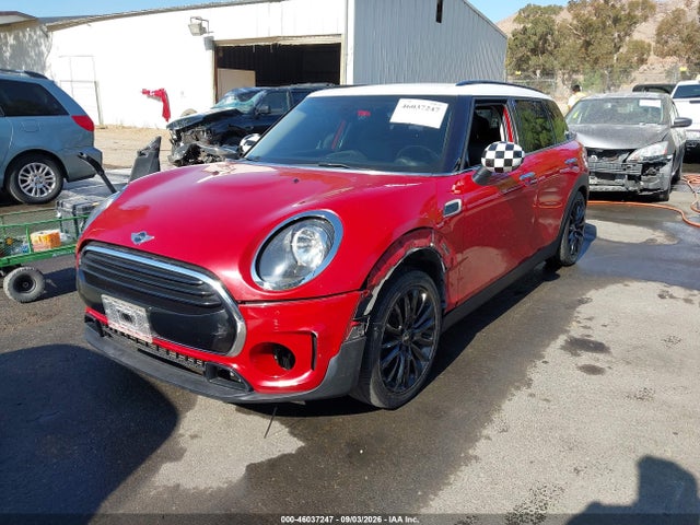 Mini Clubman Cooper 2016 WMWLN5C5XG2B28084 Image 2