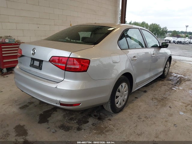 3VW2K7AJ3FM260611 Volkswagen Jetta 2.0l S