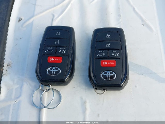 Toyota BZ4X XLE 2025 JTMABACA4SA100396 Image 11