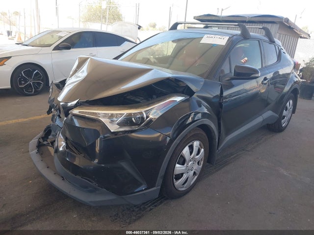 Toyota C-HR LE 2019 JTNKHMBX7K1014070 Image 2