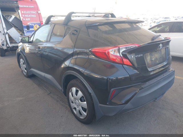 Toyota C-HR LE 2019 JTNKHMBX7K1014070 Image 3