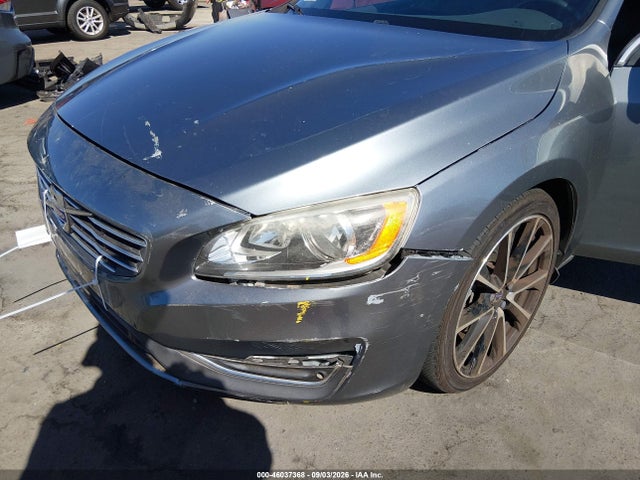 YV140MEK5H1371271 Volvo V60 T5 Premier
