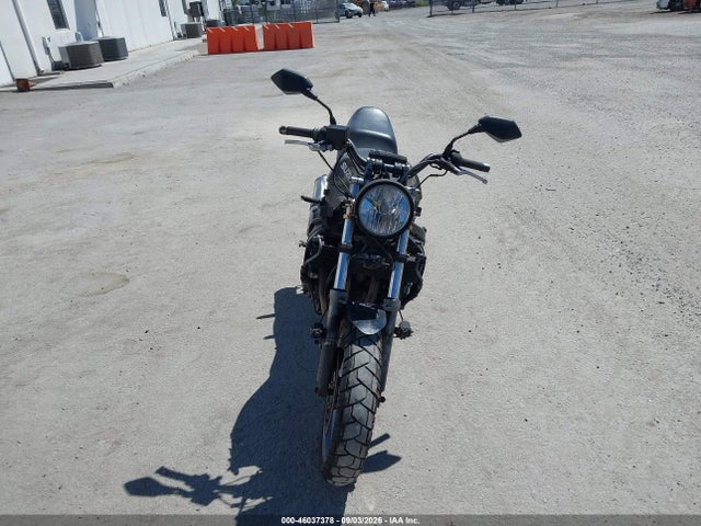 46037378 :رقم المزاد ، JS1GN79A4X2101247 vin ، 1999 Suzuki Gsx600 F مزاد بيع