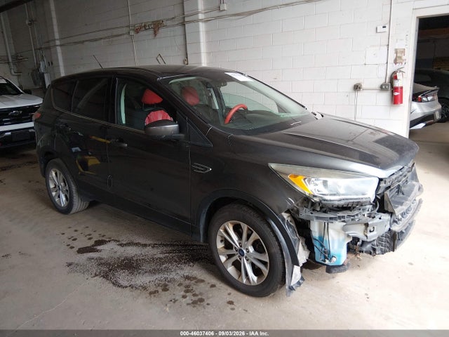 46037406 :رقم المزاد ، 1FMCU0GD0HUA82113 vin ، 2017 Ford Escape Se مزاد بيع