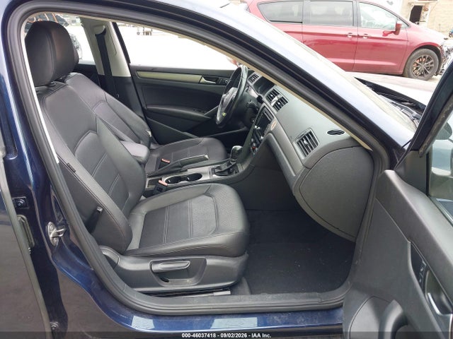 2014 Volkswagen Passat 2.5l Se მანქანა იყიდება აუქციონზე, vin: 1VWBP7A32EC005922, აუქციონის ნომერი: 46037418