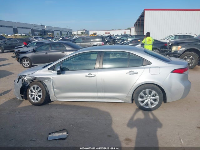 46037488 :رقم المزاد ، 5YFEPMAE6MP254312 vin ، 2021 Toyota Corolla Le مزاد بيع