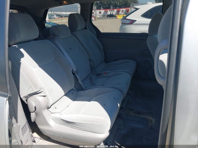 2010 Toyota Sienna Ce მანქანა იყიდება აუქციონზე, vin: 5TDKK4CC4AS312692, აუქციონის ნომერი: 46037533