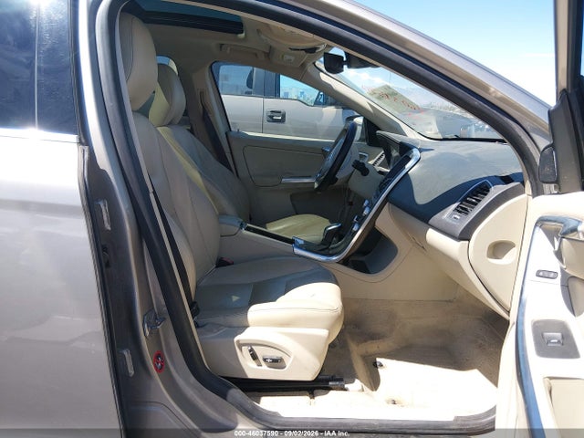 YV4612RK6F2633295 Volvo Xc60 T5/t5 Premier