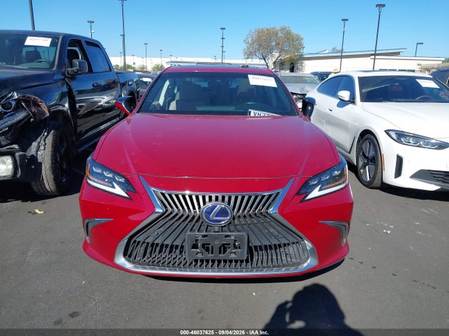 46037625 :رقم المزاد ، 58AEA1C10MU007353 vin ، 2021 Lexus Es 300h Luxury مزاد بيع