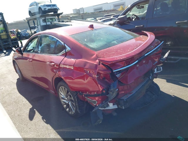 46037625 :رقم المزاد ، 58AEA1C10MU007353 vin ، 2021 Lexus Es 300h Luxury مزاد بيع