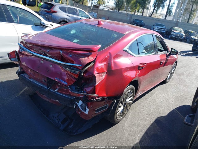 46037625 :رقم المزاد ، 58AEA1C10MU007353 vin ، 2021 Lexus Es 300h Luxury مزاد بيع