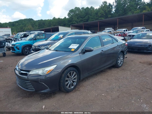 46037660 :رقم المزاد ، 4T1BF1FK8HU737727 vin ، 2017 Toyota Camry Xle مزاد بيع