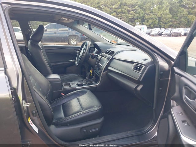 46037660 :رقم المزاد ، 4T1BF1FK8HU737727 vin ، 2017 Toyota Camry Xle مزاد بيع