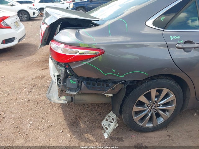 46037660 :رقم المزاد ، 4T1BF1FK8HU737727 vin ، 2017 Toyota Camry Xle مزاد بيع