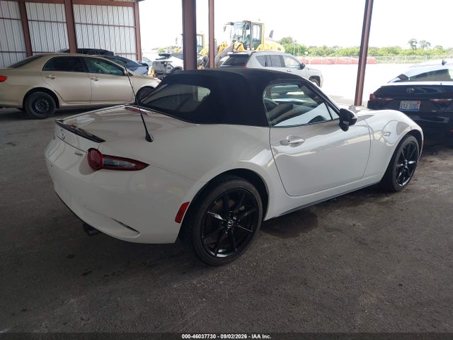 46037730 :رقم المزاد ، JM1NDAC74L0411320 vin ، 2020 Mazda Mx-5 Miata Club مزاد بيع