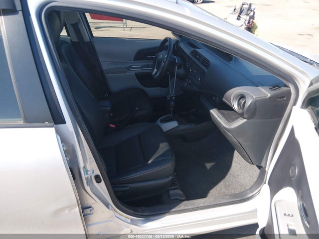 46037745 :رقم المزاد ، JTDKDTB36C1007023 vin ، 2012 Toyota Prius C Four مزاد بيع