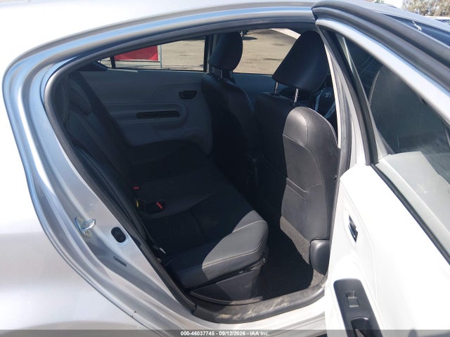46037745 :رقم المزاد ، JTDKDTB36C1007023 vin ، 2012 Toyota Prius C Four مزاد بيع