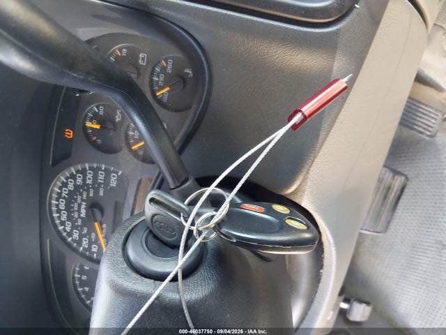 2004 Chevrolet Suburban K1500 მანქანა იყიდება აუქციონზე, vin: 3GNFK16Z34G290243, აუქციონის ნომერი: 46037750