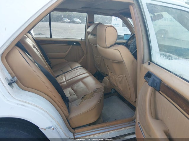 46037773 :رقم المزاد ، WDBEA30DXMB438072 vin ، 1991 Mercedes-benz 300 E مزاد بيع