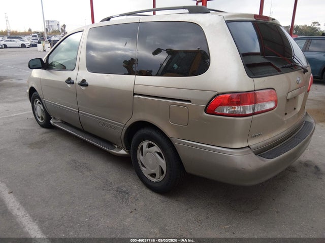 Aukcja sprzedaży 2002 Toyota Sienna Le, vin: 4T3ZF13C42U497313, numer aukcji: 46037786