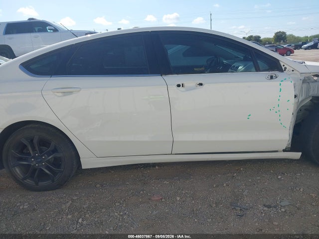 3FA6P0T91JR242660 Ford FUSION SE