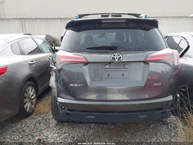 Toyota Rav4 Xle 2018 JTMWFREV3JD128423 Image 17