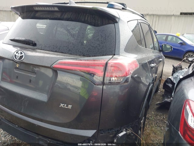 Toyota Rav4 Xle 2018 JTMWFREV3JD128423 Image 4