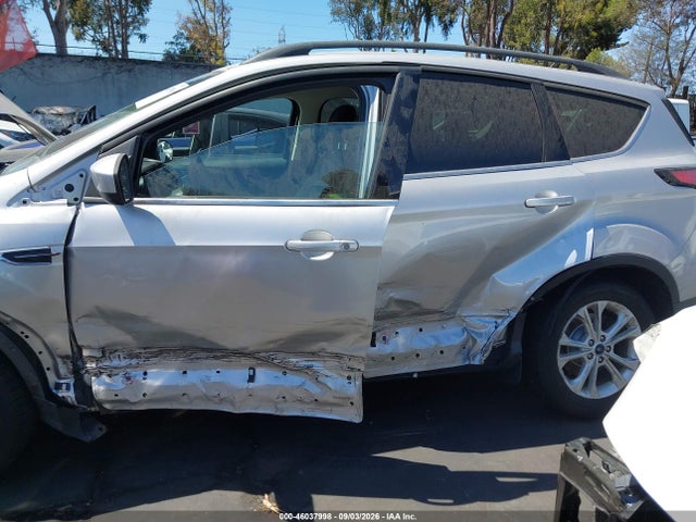 Ford ESCAPE SE 2017 1FMCU0GD8HUE09227 Image 6