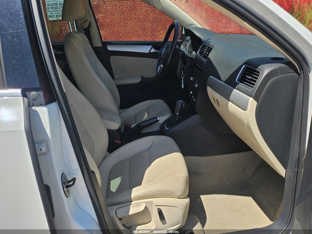 2014 Volkswagen Jetta 1.8t Se მანქანა იყიდება აუქციონზე, vin: 3VWD17AJ9EM316108, აუქციონის ნომერი: 46038001