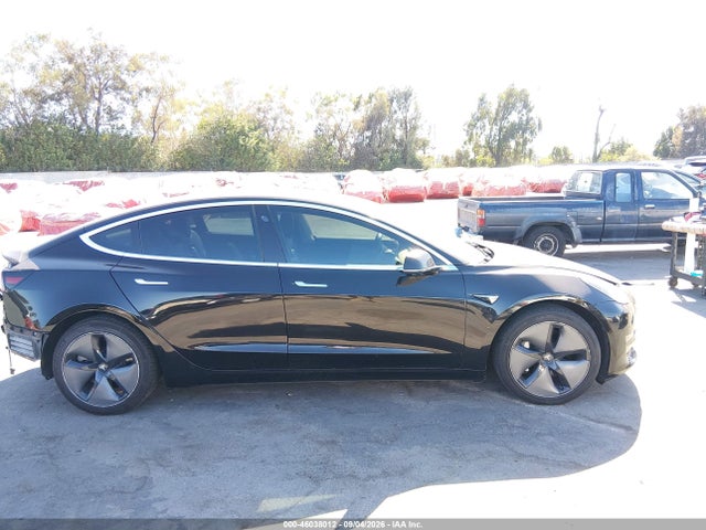 Tesla Model 3 Long Range/mid Range 2018 5YJ3E1EA0JF102911 Image 13