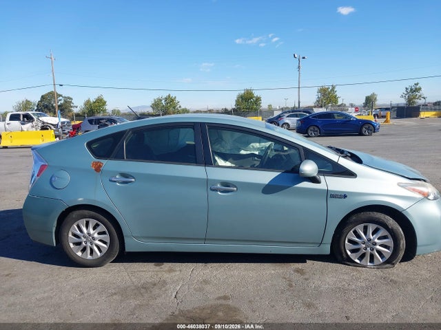 Toyota PRIUS PLUG-IN 2015 JTDKN3DP5F3073326 Image 13