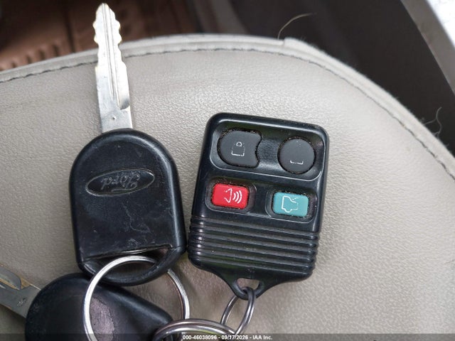 46038096 :رقم المزاد ، 1FAHP37N69W235228 vin ، 2009 Ford Focus Sel مزاد بيع