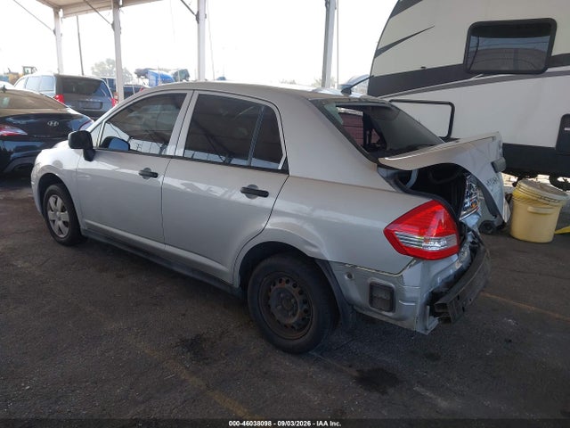 2010 Nissan Versa 1.6 Base მანქანა იყიდება აუქციონზე, vin: 3N1CC1AP4AL389982, აუქციონის ნომერი: 46038098