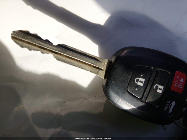 5YFBURHE7HP589664 Toyota COROLLA LE