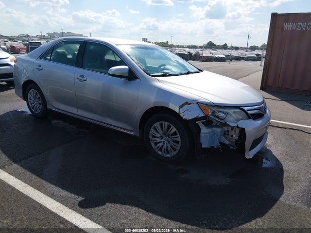 46038202 :رقم المزاد ، 4T4BF1FK0CR256286 vin ، 2012 Toyota Camry Le مزاد بيع
