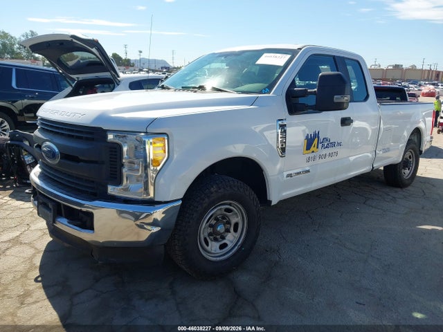46038227 :رقم المزاد ، 1FT7X2AT2HEE83343 vin ، 2017 Ford F-250 Xl مزاد بيع