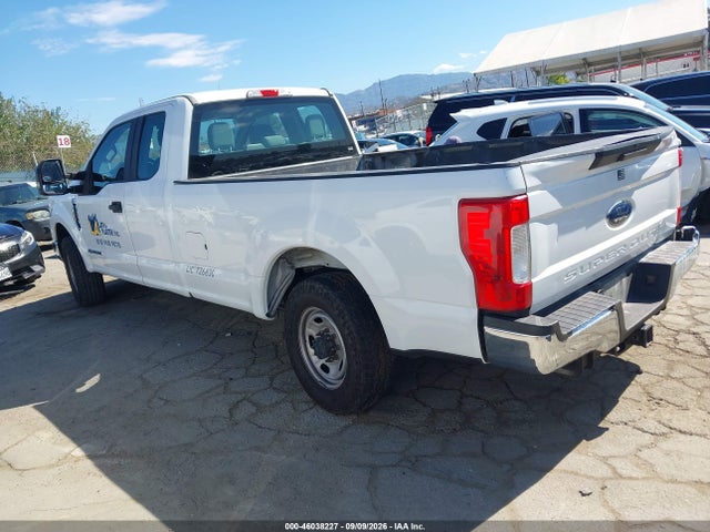 46038227 :رقم المزاد ، 1FT7X2AT2HEE83343 vin ، 2017 Ford F-250 Xl مزاد بيع