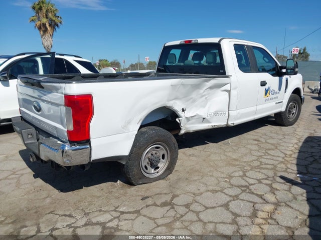 46038227 :رقم المزاد ، 1FT7X2AT2HEE83343 vin ، 2017 Ford F-250 Xl مزاد بيع