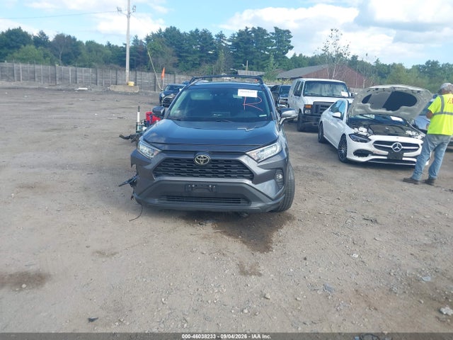 2021 Toyota Rav4 Xle Premium მანქანა იყიდება აუქციონზე, vin: 2T3A1RFV8MC154743, აუქციონის ნომერი: 46038233