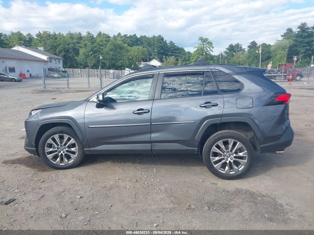2021 Toyota Rav4 Xle Premium მანქანა იყიდება აუქციონზე, vin: 2T3A1RFV8MC154743, აუქციონის ნომერი: 46038233