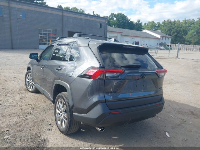 2021 Toyota Rav4 Xle Premium მანქანა იყიდება აუქციონზე, vin: 2T3A1RFV8MC154743, აუქციონის ნომერი: 46038233