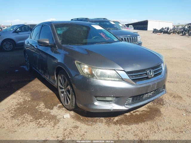 2015 1HGCR2F50FA110987 main image