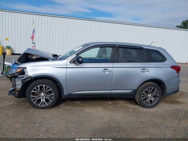 Продажа на аукционе авто 2016 Mitsubishi Outlander Es, vin: JA4AZ3A30GZ037831, номер лота: 46038284