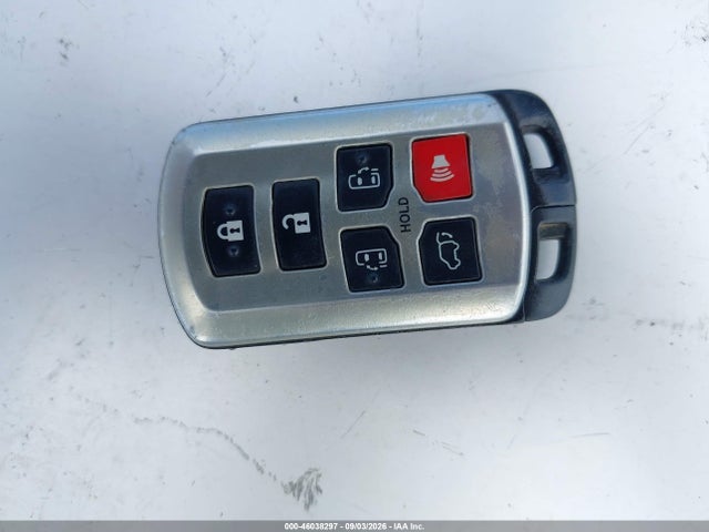 5TDYK3DCXES418413 Toyota Sienna Xle V6 7 Passenger Auto Access Seat/xle V6 8 Passenger